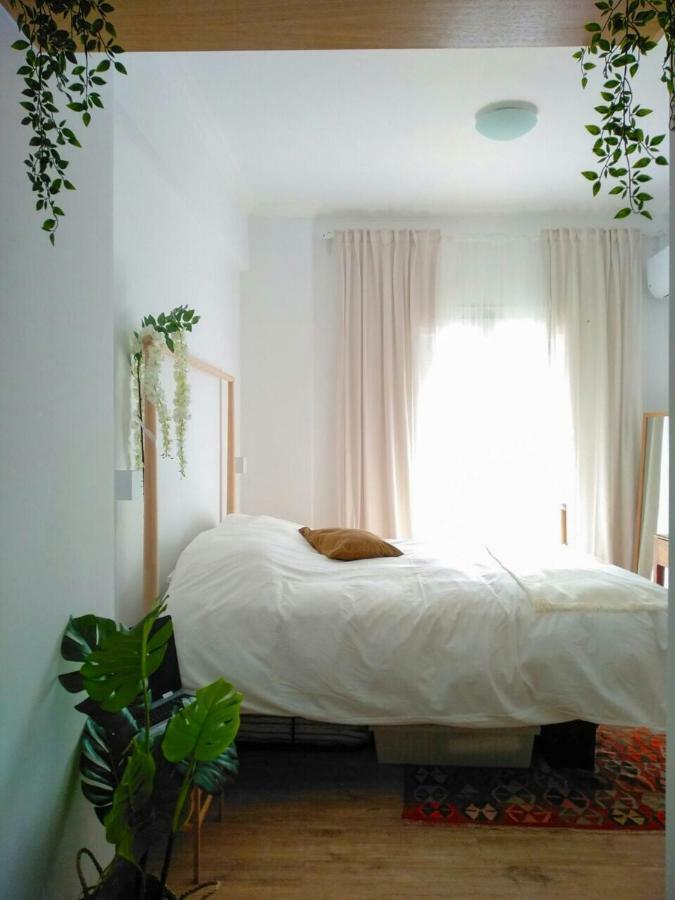 White Tundra Studio Athena Bagian luar foto